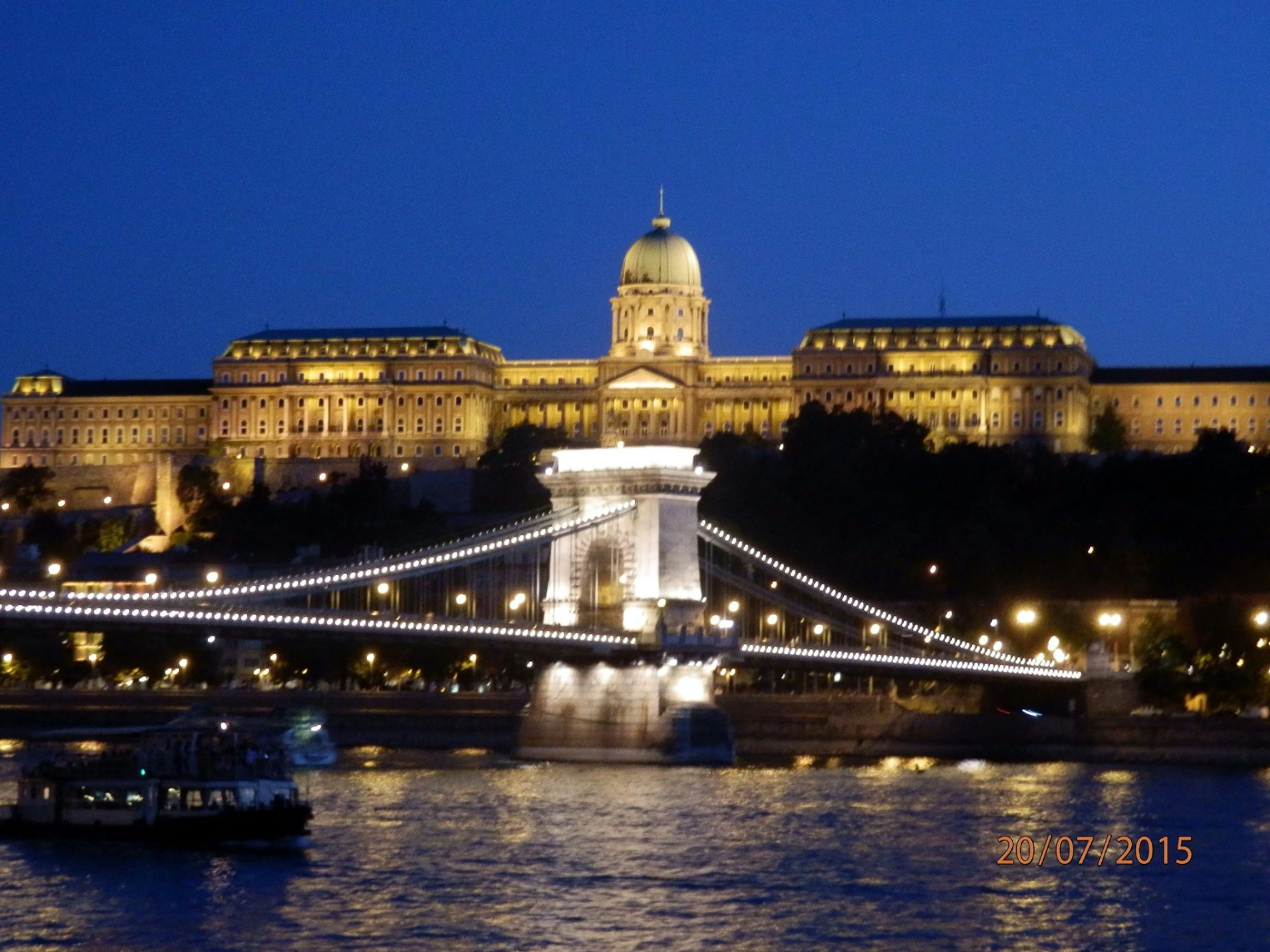 Hradný palác